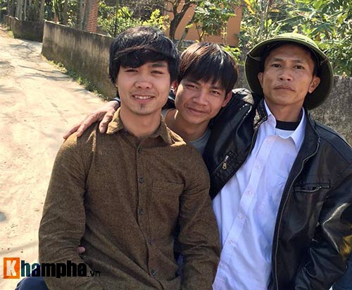 Anh này đã đi hàng trăm cây số để về quê thăm Công Phượng