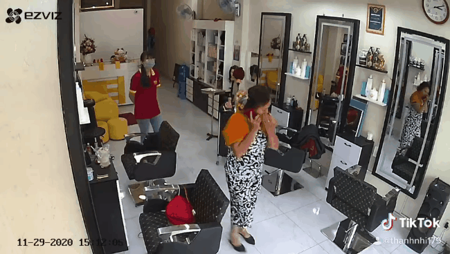 Người phụ nữ đến salon làm tóc dở, xin ra ngoài rồi đi mất hút khiến tiệm phải đăng tin 'tìm người thân' - Ảnh 2